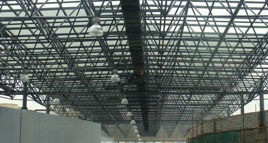 本溪听网架公司的名目师阐述其网架的季节个性